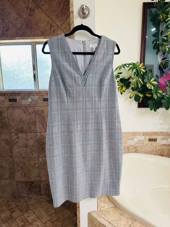 Ted Baker London Dresses & Skirts - Ted Baker London Charcoal Gray Avriid Check Plaid V-Neck Sleeveless Sheath Dress